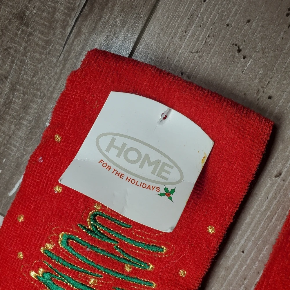 NWT HOME for the Holidays 2pc Christmas Tree Fingertip Towel Bundle Red Green